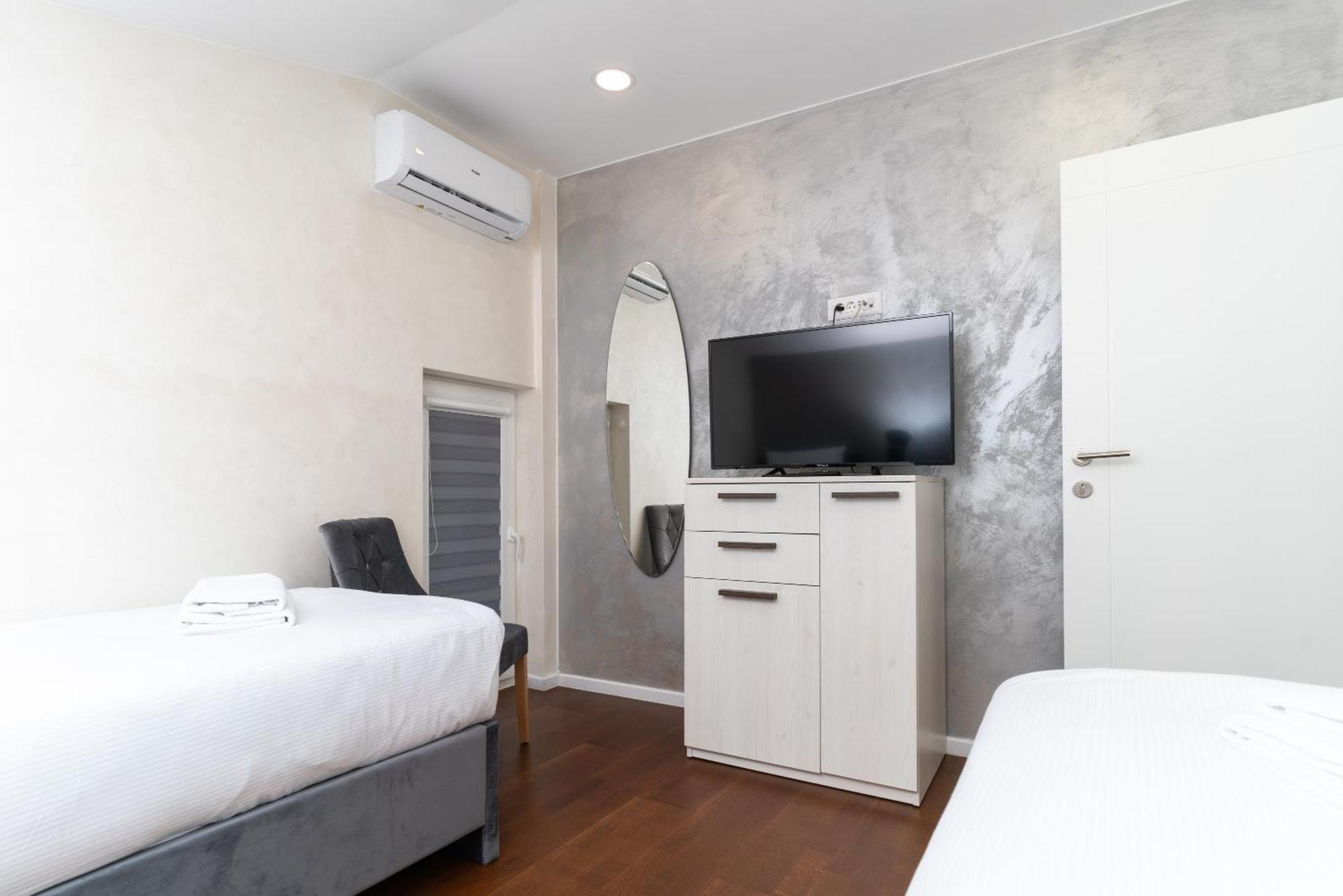 Ornament Hotel And Apartments Sarajevo Ngoại thất bức ảnh