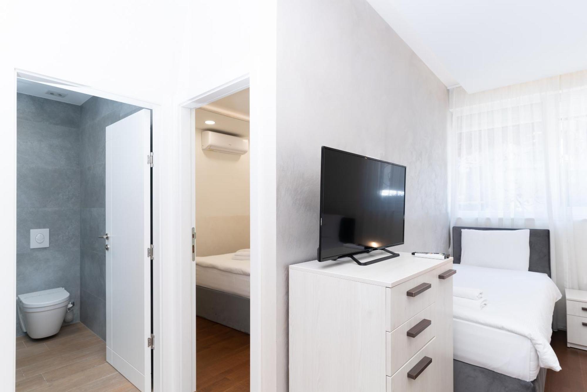 Ornament Hotel And Apartments Sarajevo Ngoại thất bức ảnh