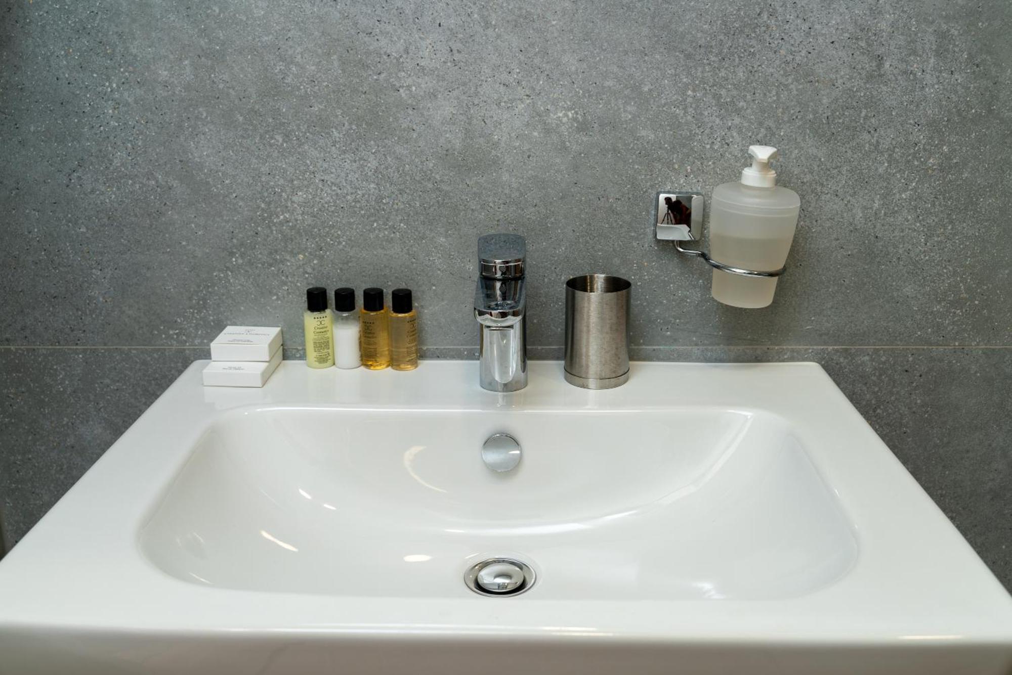 Ornament Hotel And Apartments Sarajevo Ngoại thất bức ảnh
