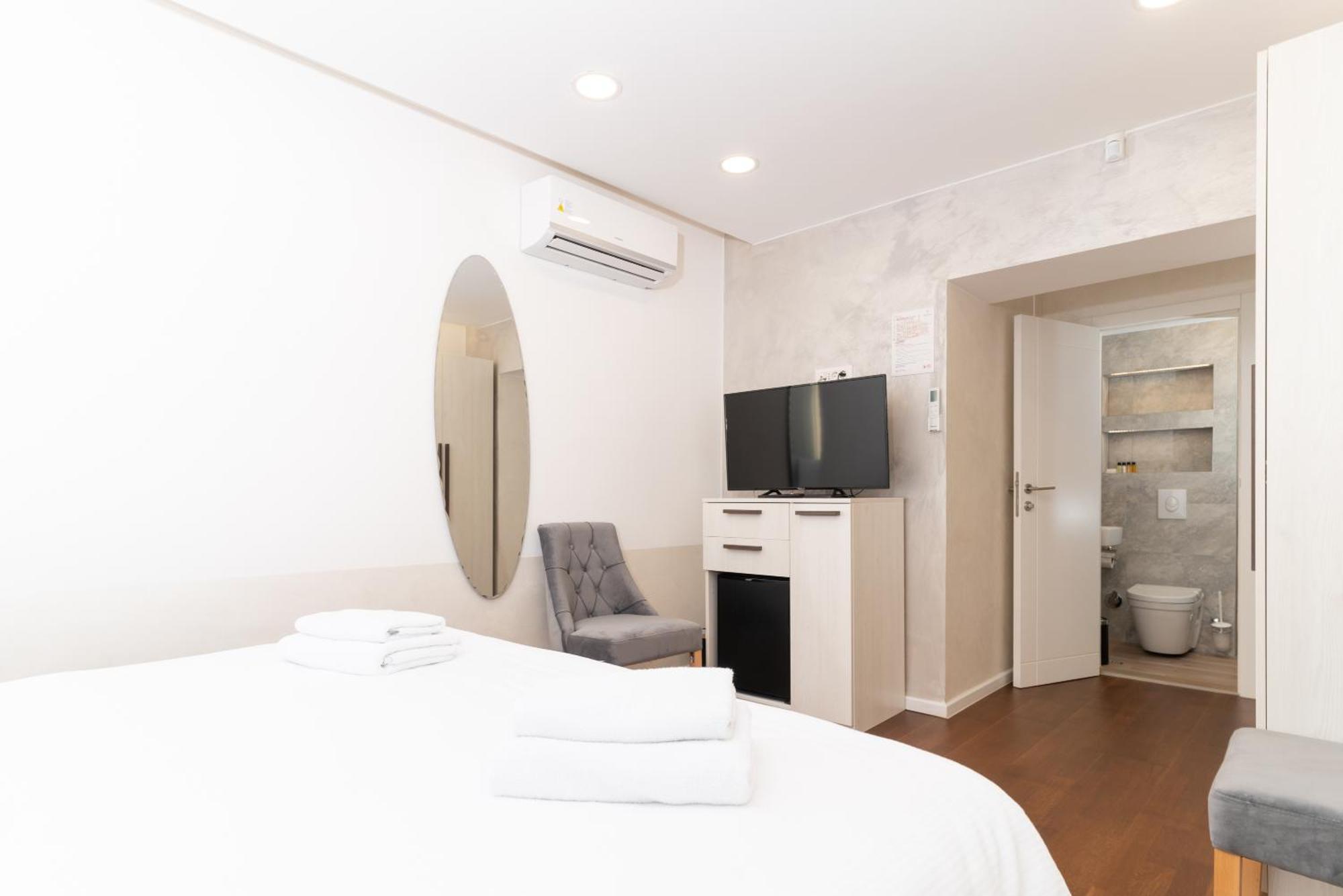 Ornament Hotel And Apartments Sarajevo Ngoại thất bức ảnh